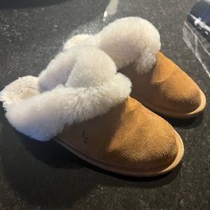 Koolaburra Ugg Slippers - EUC